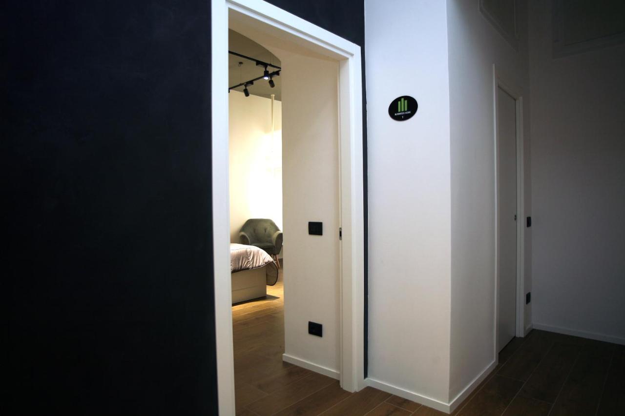 Business Home Via Isonzo B&B Foggia Bagian luar foto