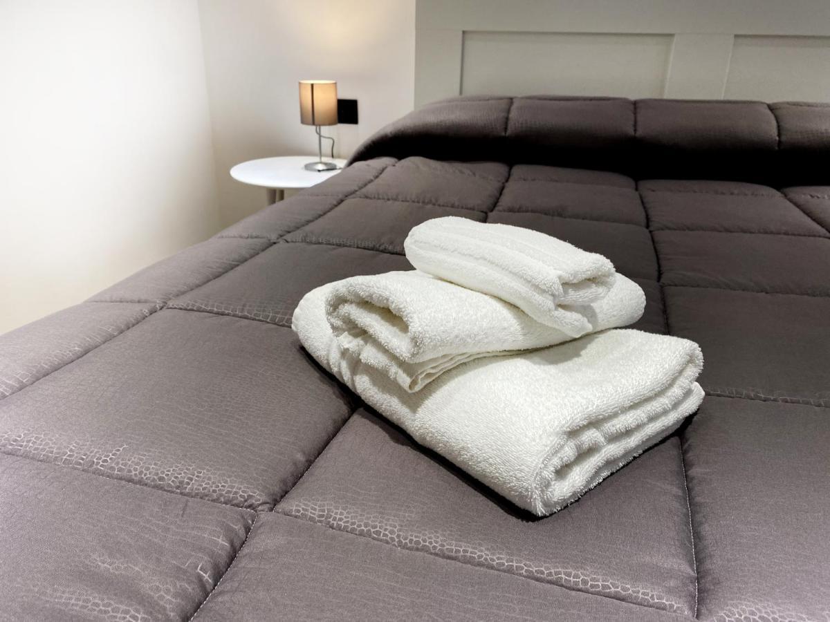 Business Home Via Isonzo B&B Foggia Bagian luar foto