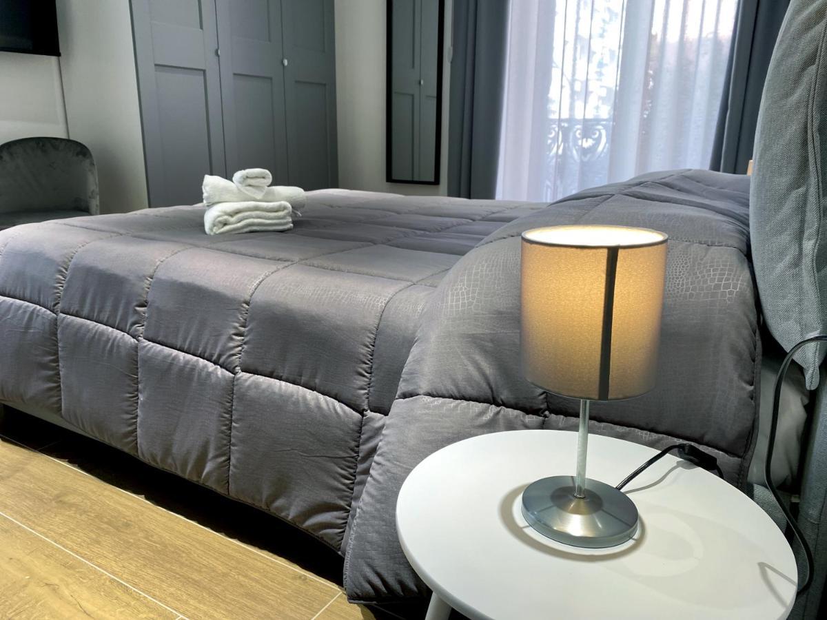 Business Home Via Isonzo B&B Foggia Bagian luar foto